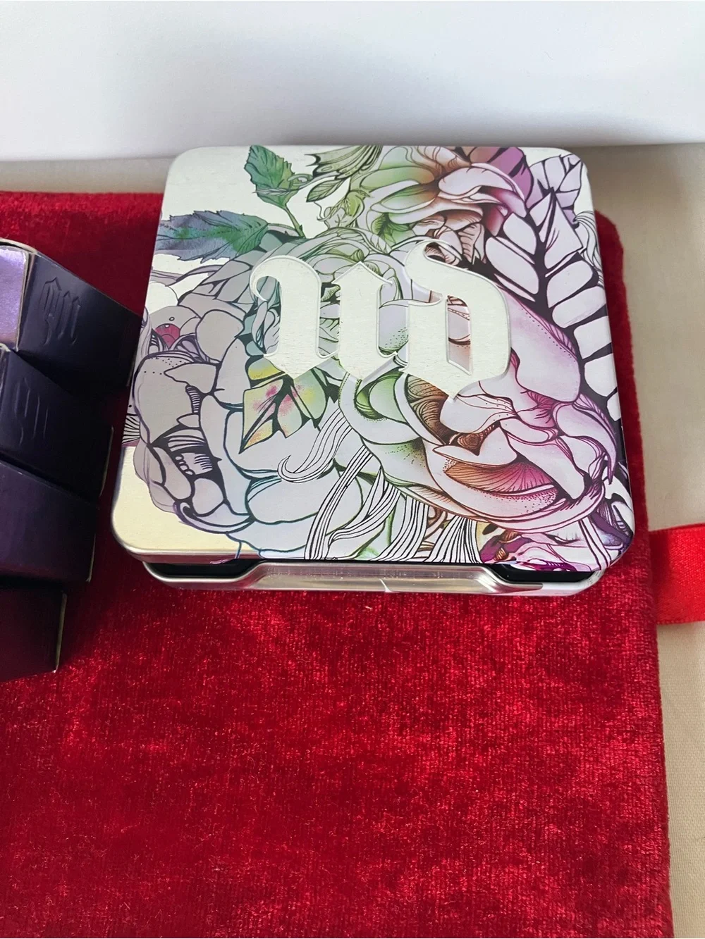 Urban Decay Four Eye Shadow Lot In Carry Case W Boxes Incl Stray Dog.
